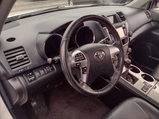 used 2013 Toyota Highlander car, priced at $9,995