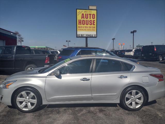 used 2014 Nissan Altima car, priced at $7,495