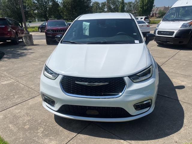 used 2025 Chrysler Pacifica car, priced at $35,800