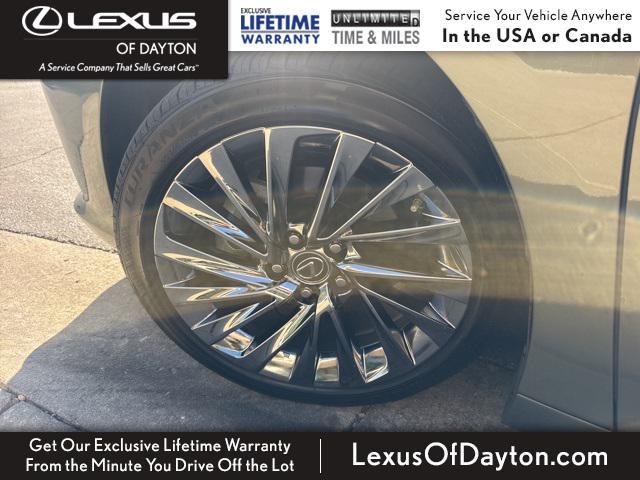 used 2025 Lexus ES 300h car, priced at $51,500