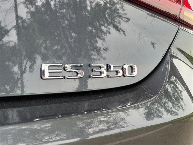 new 2025 Lexus ES 350 car, priced at $55,054