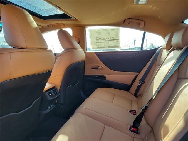 new 2025 Lexus ES 300h car, priced at $52,119