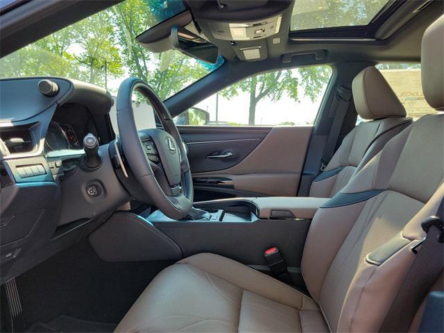 new 2025 Lexus ES 300h car, priced at $49,785