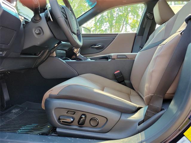 new 2025 Lexus ES 300h car, priced at $49,785