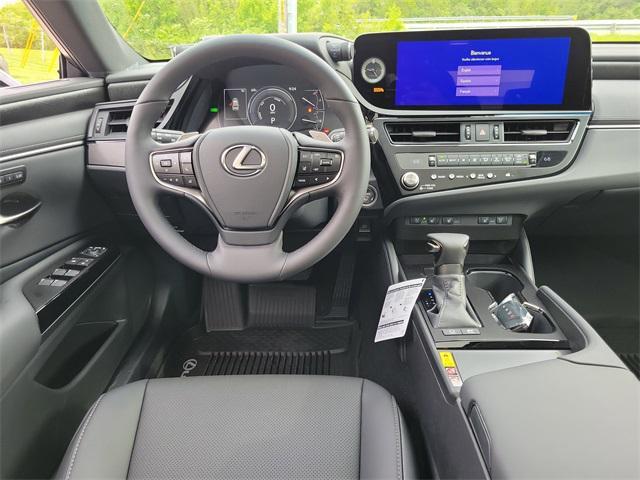 new 2025 Lexus ES 300h car, priced at $52,134