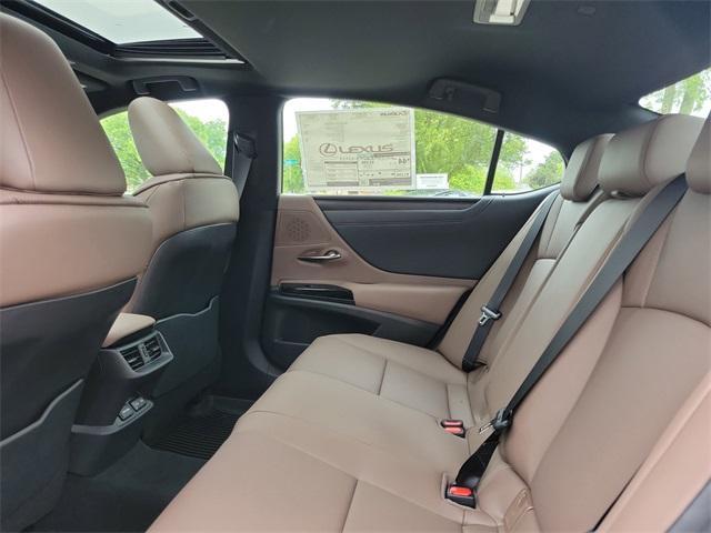 new 2025 Lexus ES 300h car, priced at $51,104