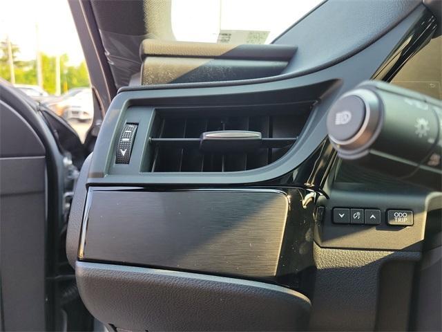 new 2025 Lexus ES 300h car, priced at $51,519