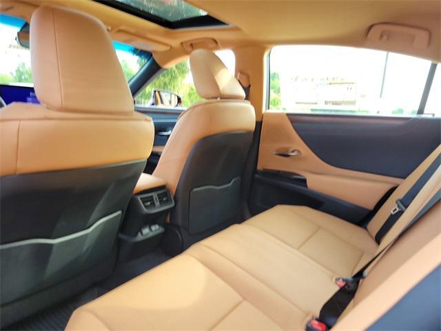new 2025 Lexus ES 300h car, priced at $52,744