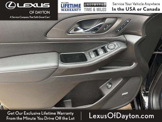 used 2023 Chevrolet Traverse car, priced at $32,000