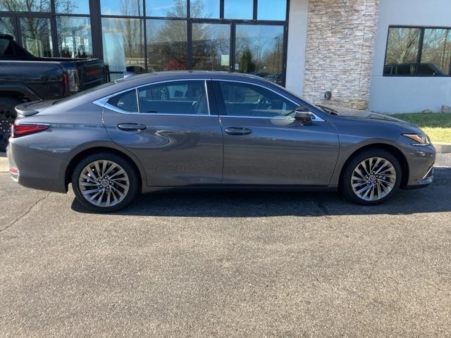 used 2024 Lexus ES 300h car, priced at $48,620