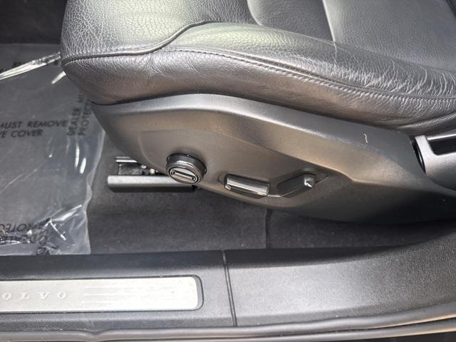 used 2024 Volvo XC60 car, priced at $32,998