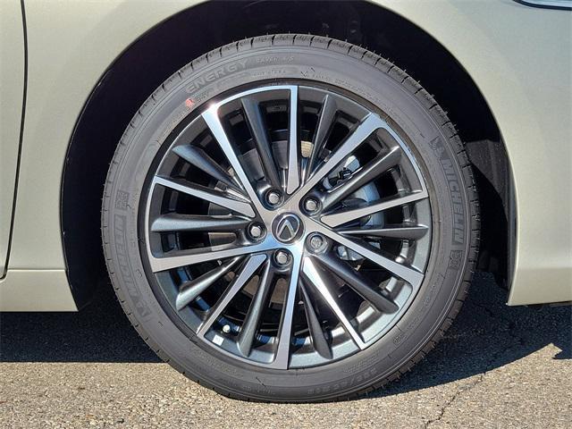 new 2025 Lexus ES 350 car, priced at $49,434