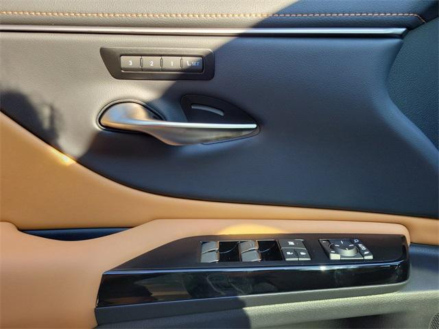 new 2025 Lexus ES 350 car, priced at $49,434