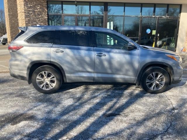 used 2015 Toyota Highlander car, priced at $17,100