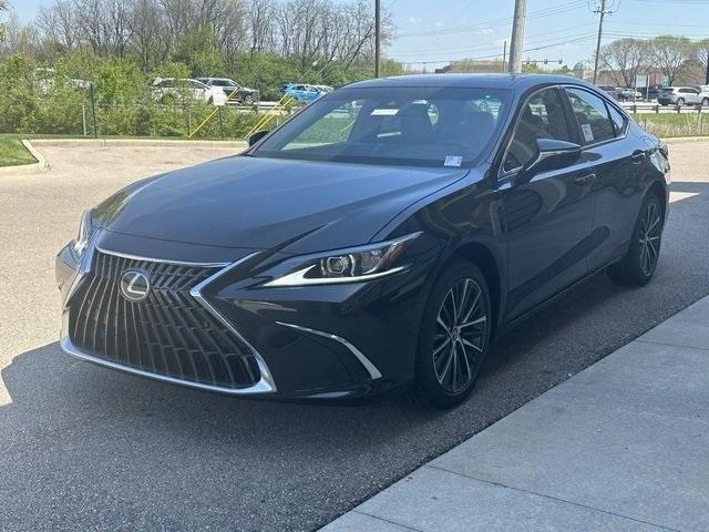 new 2024 Lexus ES 250 car