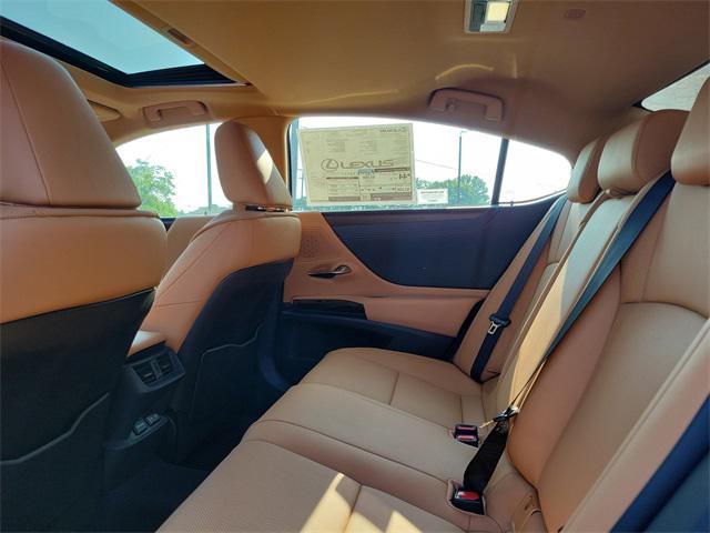 new 2025 Lexus ES 300h car, priced at $52,619