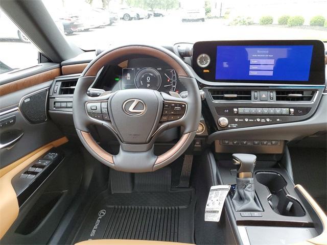 new 2024 Lexus ES 300h car