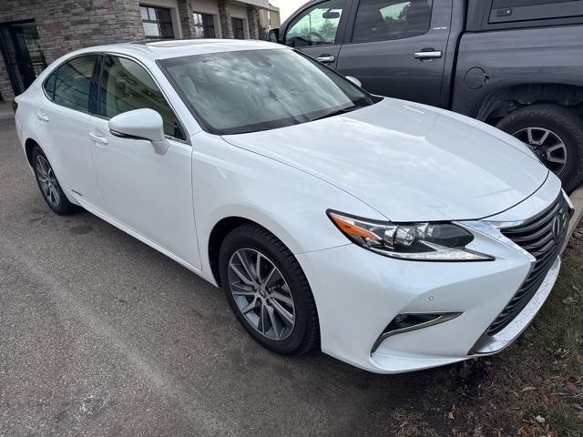 used 2017 Lexus ES 300h car, priced at $25,999