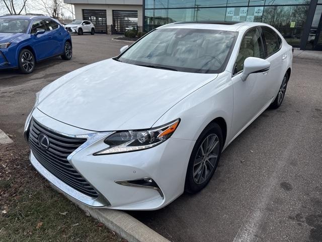 used 2017 Lexus ES 300h car, priced at $25,556