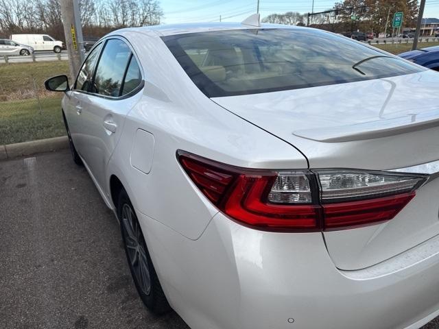 used 2017 Lexus ES 300h car, priced at $25,999