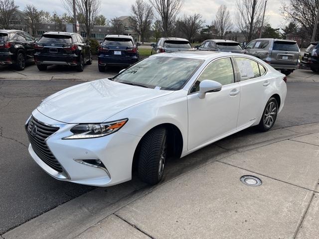 used 2017 Lexus ES 300h car, priced at $25,999