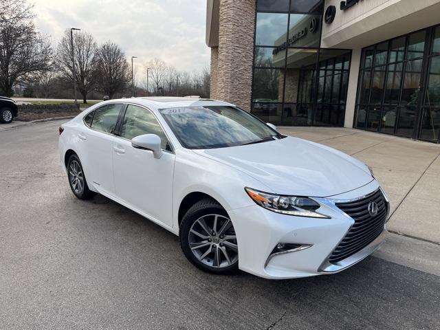 used 2017 Lexus ES 300h car, priced at $25,999