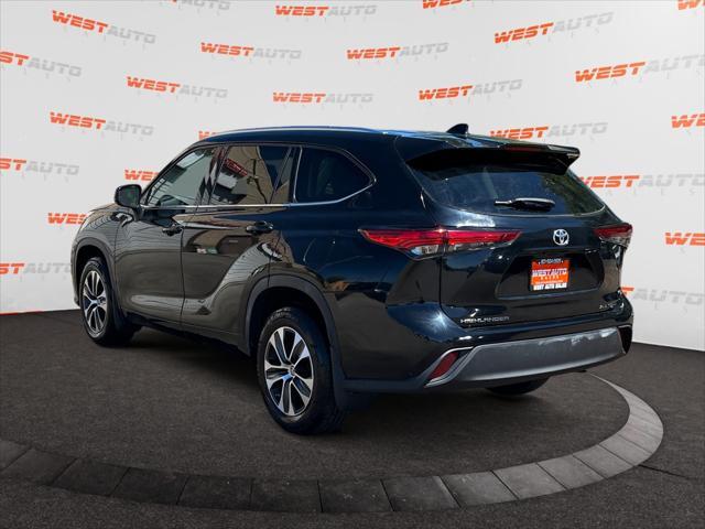 used 2021 Toyota Highlander car, priced at $35,618