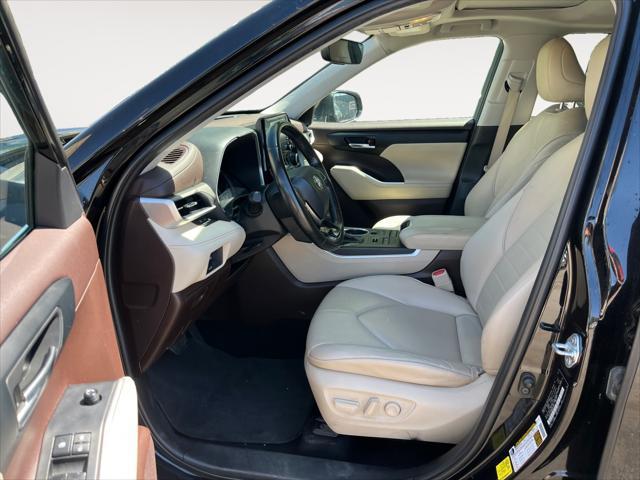 used 2021 Toyota Highlander car, priced at $35,618