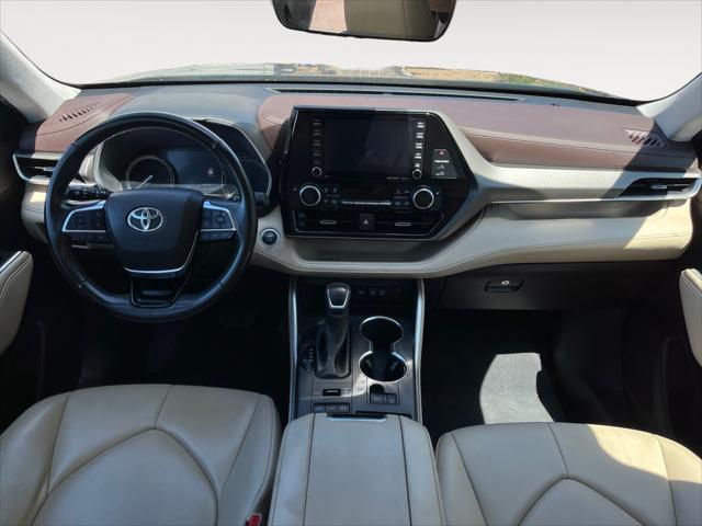 used 2021 Toyota Highlander car, priced at $35,618