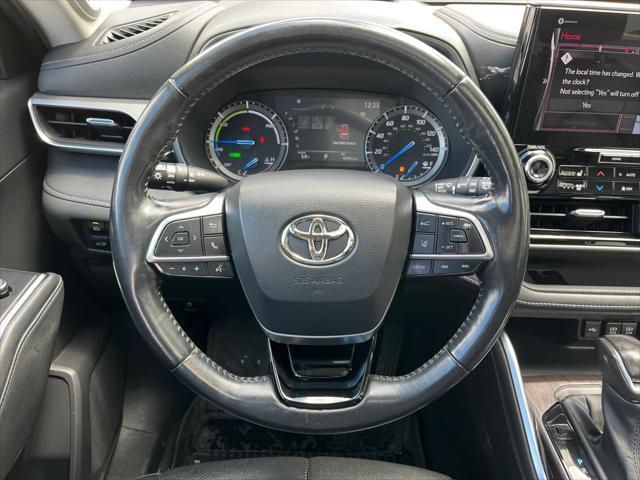 used 2020 Toyota Highlander Hybrid car, priced at $40,826