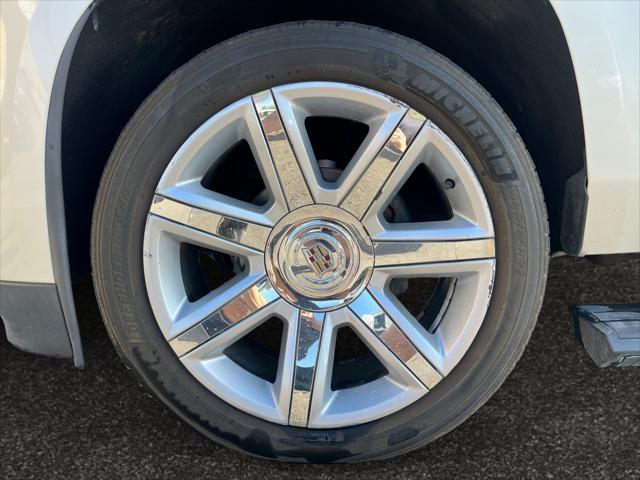 used 2015 Cadillac Escalade ESV car, priced at $23,115