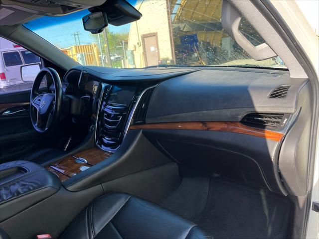 used 2015 Cadillac Escalade ESV car, priced at $23,115