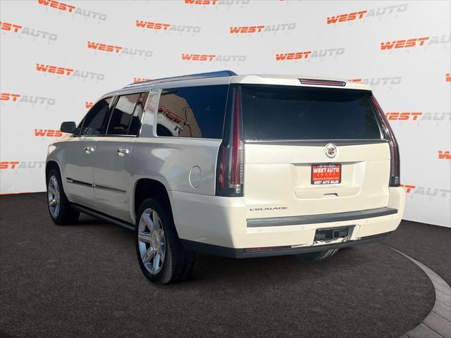 used 2015 Cadillac Escalade ESV car, priced at $23,115