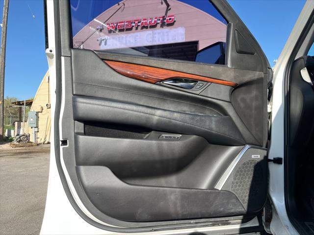 used 2015 Cadillac Escalade ESV car, priced at $23,115