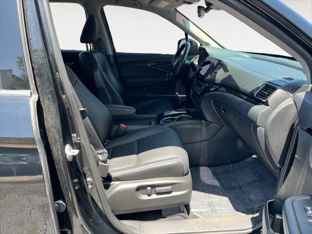 used 2022 Honda Pilot car, priced at $37,112
