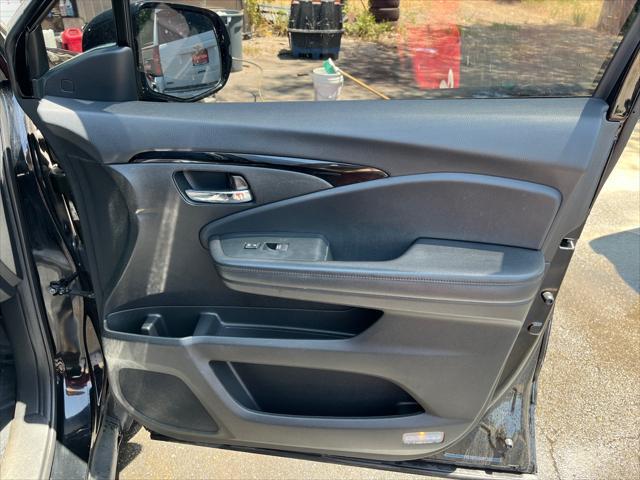 used 2022 Honda Pilot car, priced at $37,112