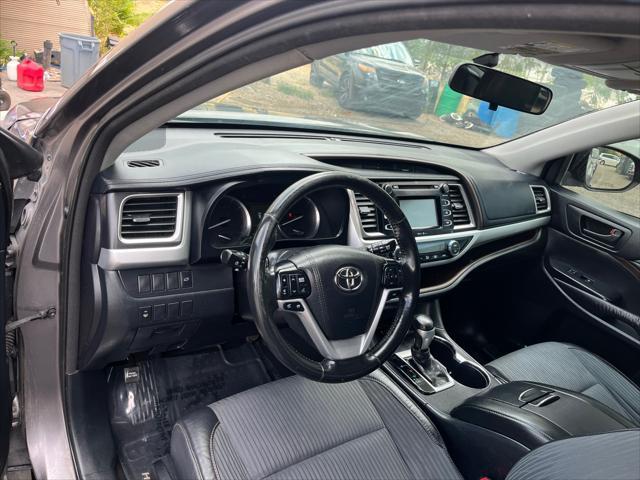 used 2015 Toyota Highlander car, priced at $14,895