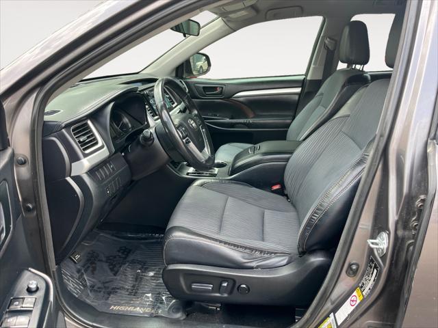 used 2015 Toyota Highlander car, priced at $14,895