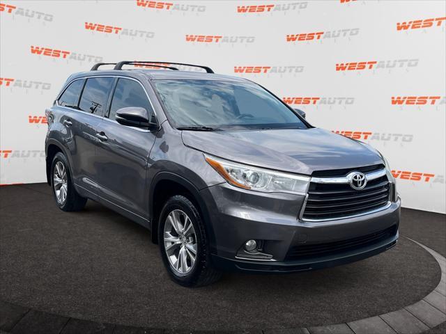 used 2015 Toyota Highlander car, priced at $14,895