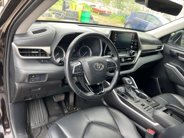 used 2021 Toyota Highlander car, priced at $33,761