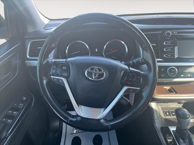 used 2015 Toyota Highlander car, priced at $14,573