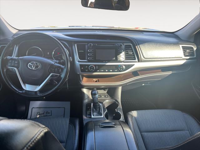 used 2015 Toyota Highlander car, priced at $14,573