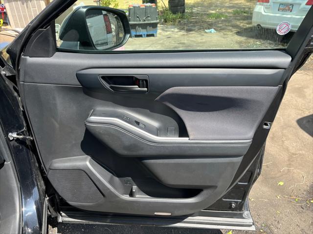 used 2024 Toyota Highlander car, priced at $38,897