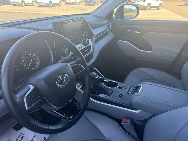 used 2021 Toyota Highlander car, priced at $35,745