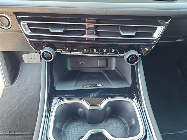new 2025 Chevrolet Traverse car, priced at $42,095