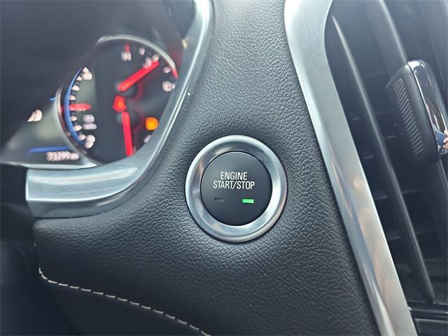 used 2022 Chevrolet Traverse car, priced at $32,877