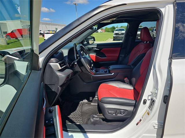 used 2023 Toyota Highlander car, priced at $41,877