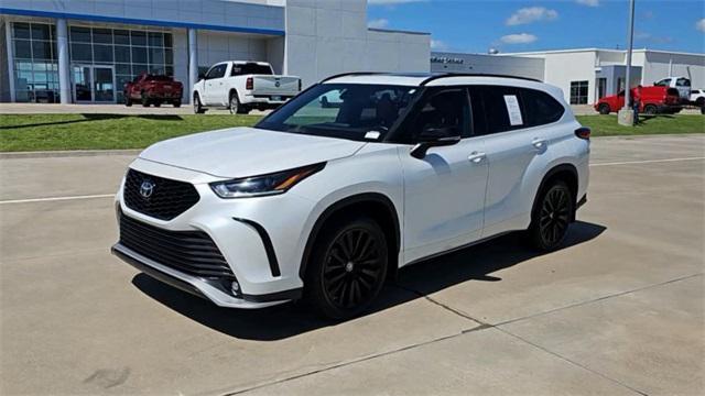 used 2023 Toyota Highlander car, priced at $41,877