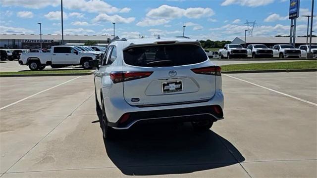 used 2023 Toyota Highlander car, priced at $41,877
