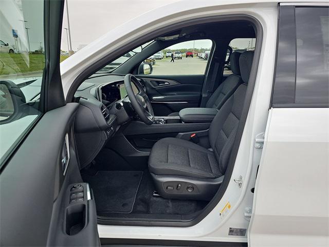 new 2025 Chevrolet Traverse car, priced at $39,995
